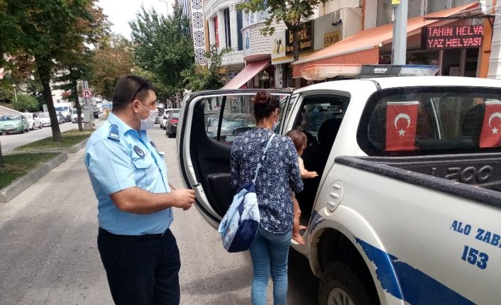 Zabıtadan çocuklarını alet eden dilencilere: “Devletimizin her türlü imkanları var, çocuklarınıza yazık”