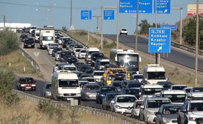 43 ilin kilit kavşağından bayram tatili boyunca 434 bin araç geçti