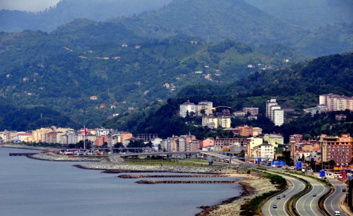 Artvin’in Hopa ilçesinde iskele kapatıldı ve maske takma zorunlu hale getirildi