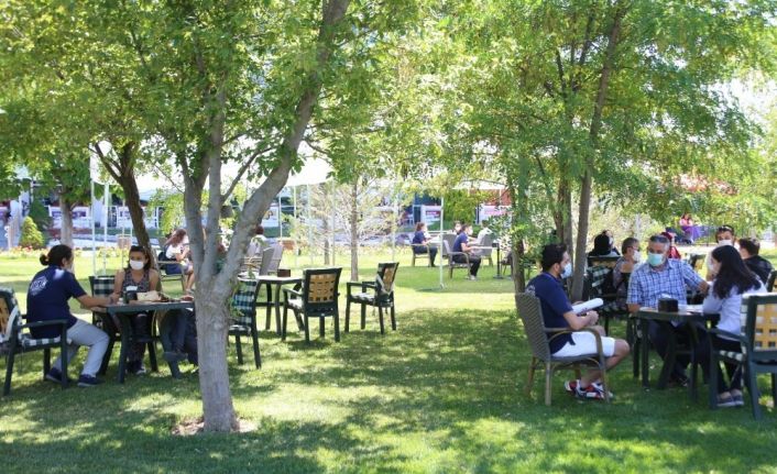 Atılım Üniversitesi tercih dönemindeki tanıtım programlarını açık havaya taşıdı