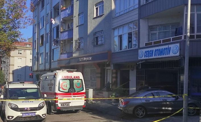 Aynı evde kalan 5 kişi kavga etti: 1 ölü, 1 yaralı