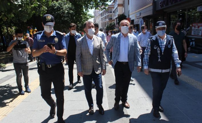 Bağcılar’da ilçe protokolüyle birlikte korona virüs denetimi yapıldı