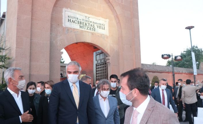 Bakan Ersoy: “Aramızdaki birlik, beraberlik ve kardeşlik bunun teminatı, tarihimiz ise en net kanıtıdır"