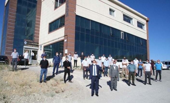 Başkan Berge: “İş yeri 6 aydır kapalı olan esnafımıza asgari ücret desteği sunulmalı”