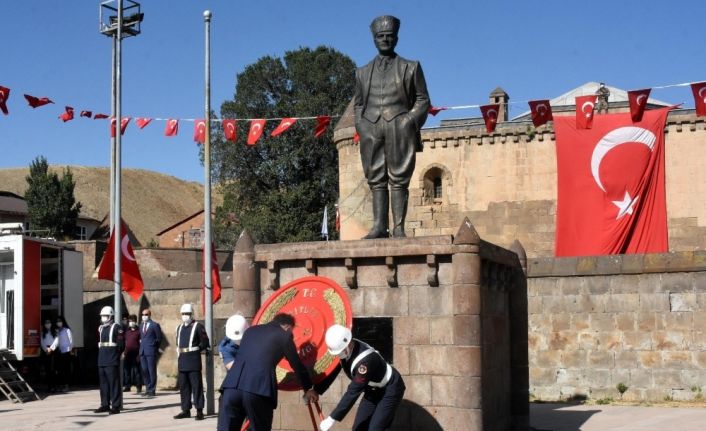 Bitlis’te 30 Ağustos Zafer Bayramı’nın 98. yılı