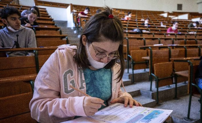 Büyükşehir’den üniversite adaylarına tercih desteği