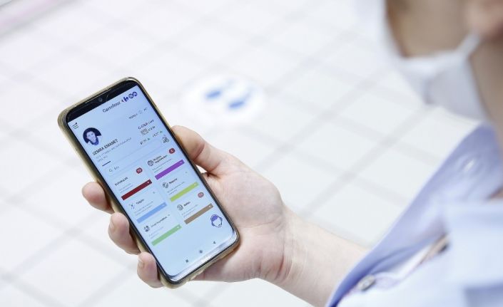 CarrefourSA “C - Mobil” uygulamasıyla 11 bin çalışanını salgına karşı takip ediyor