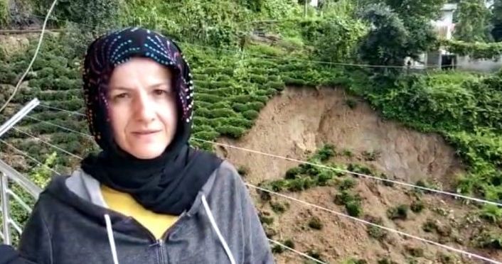 Çay bahçesindeki heyelanı gören anne ile kızı yaşadıkları o korku dolu anları anlattılar
