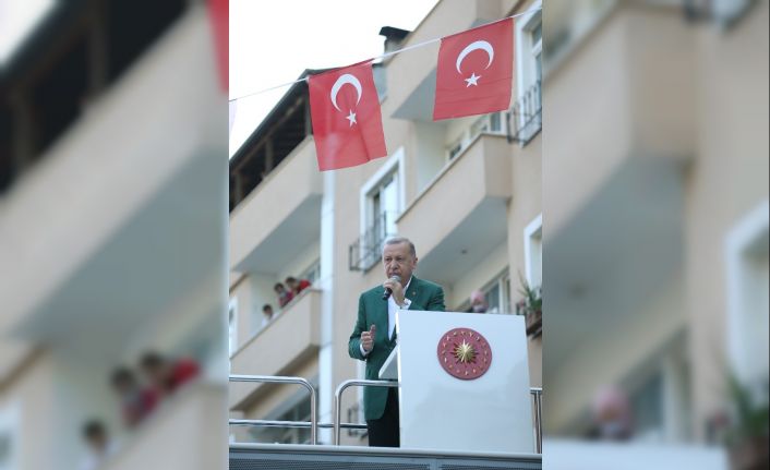 Cumhurbaşkanı Erdoğan: “Selden zarar gören tüm esnaflarımıza yapılan çalışma ile 50 bin liraya kadar olan zararları hibe olarak verilecektir”