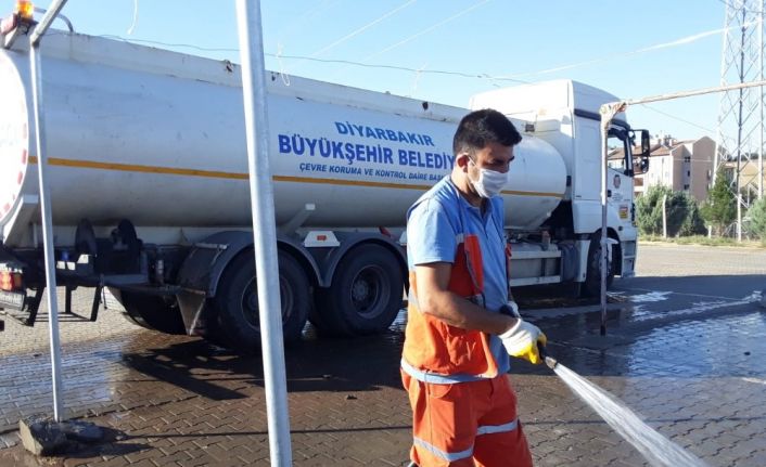 Diyarbakır’da kurban satış ve kesim yerleri tazyikli ve deterjanlı suyla yıkandı