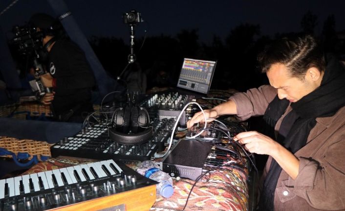 Dünyaca ünlü DJ Ben Böhmer, Kapadokya’da balonda DJ performansı sergiledi