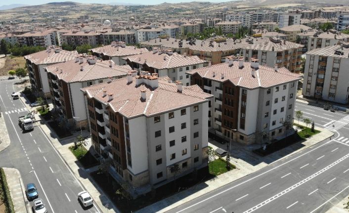 Elazığ’da ilk deprem konutları tamamlandı, 7 ayda yeni bir Dilek Sitesi dikildi