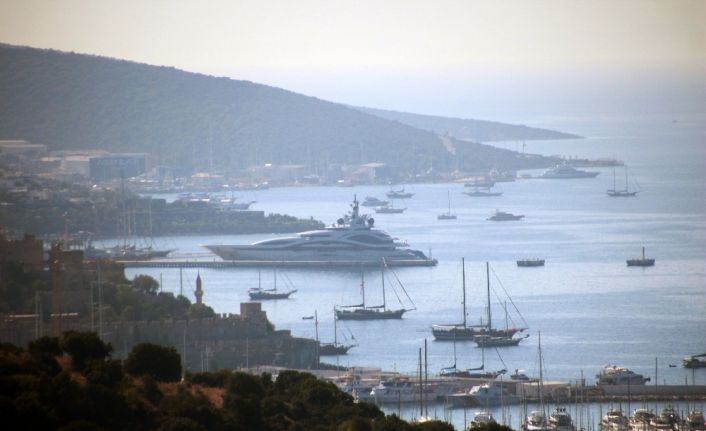 Emirin yüzer sarayı Bodrum’da