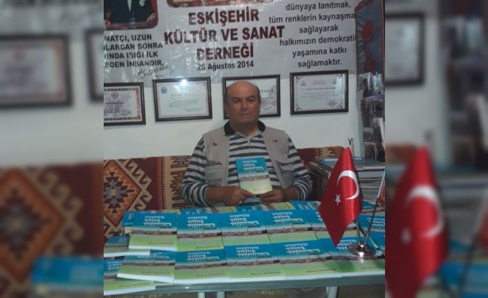 Eskişehirli şair Hamza Altıntaş’ın ‘Onuncu köyde yaşıyorum’ isimli ilk şiir kitabı yayınlandı