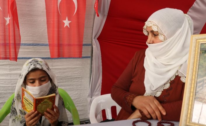 Evlat nöbetindeki Zümrüt Salim, HDP il binasında hafız oğlunun yolunu gözlüyor