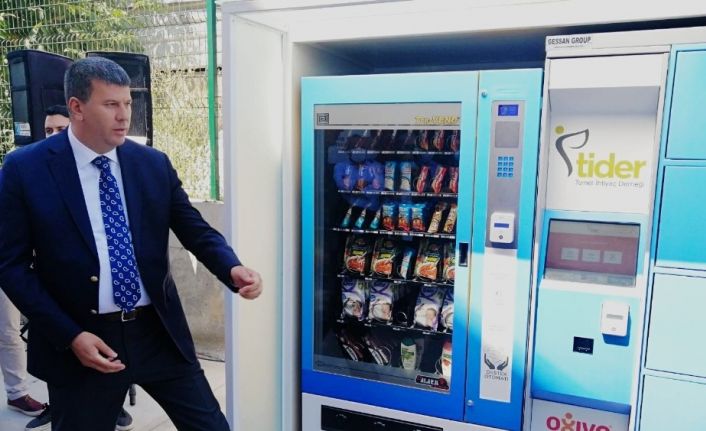 Kadıköy Belediyesi bir ilke imza attı:Alan el veren eli görmeyecek