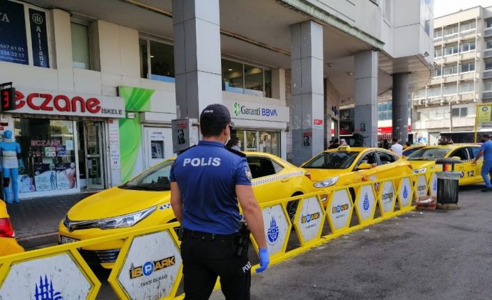 Kadıköy’deki denetimlerde vatandaşın tepkisi: "Ben Moda’da yürüyemiyorum hepsi maskesiz kaçıyorum"