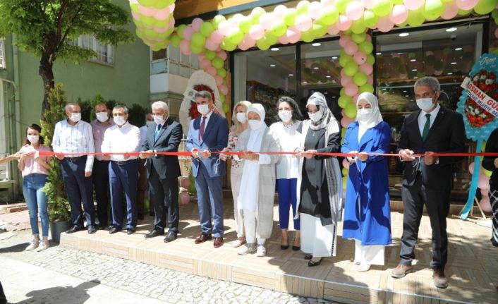 Kadın kooperatifinin eğitim ve üretim merkezi törenle hizmete açıldı
