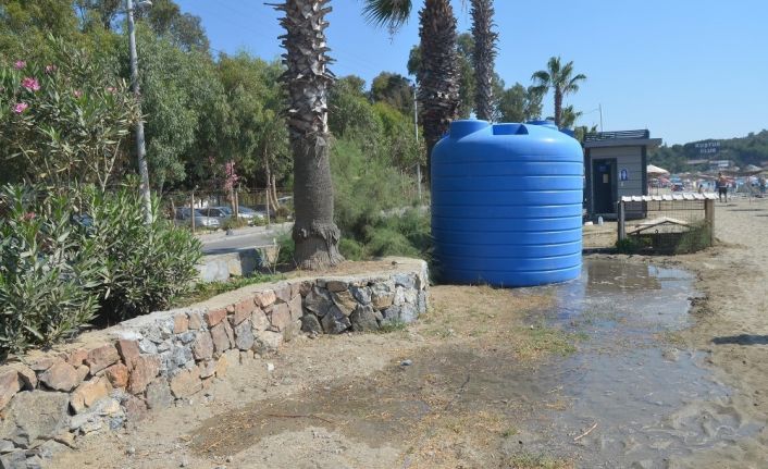 Kuşadası Kuştur Plajı’nda belediyeye ait su deposu ve üniteler tahrip edildi
