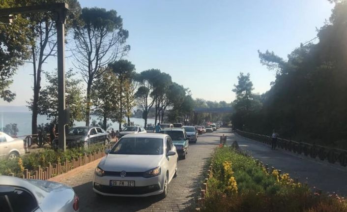 Kuşadası’ndaki milli parkta bayram kuyruğu