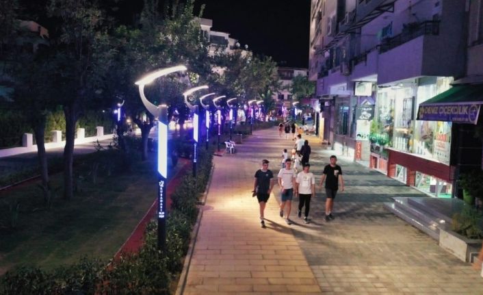Kuşadası’nın her sokağı cazibe ve çekim merkezi oluyor