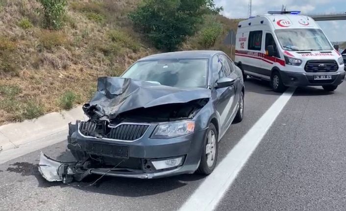 Kuzey Marmara Otoyolu Edirne istikameti Sarıyer mevkiinde iki otomobilin karıştığı trafik kazasında 1 kişi öldü, 4 kişi yaralandı.