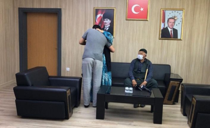 Mardin’de ailesine kavuşan teröristin babası ’Yaşasın Türk Ordusu’ diyerek sevinç çığlıkları attı