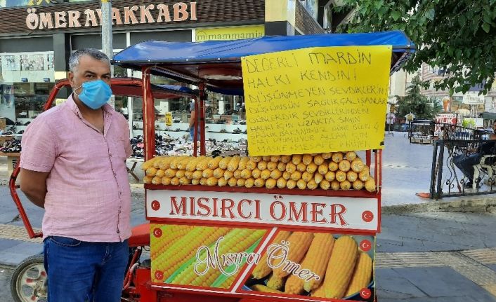 Mardin’de mısır ustasından Sağlık Bakanı Koca ve sağlık çalışanlarına anlamlı destek