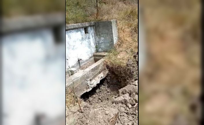O anları kaydeden vatandaş isyan etti: 150 yıllık tarihi çeşmede define aradılar