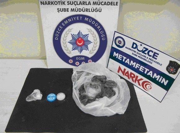 Polisten uyuşturucu operasyonu: 4 gözaltı