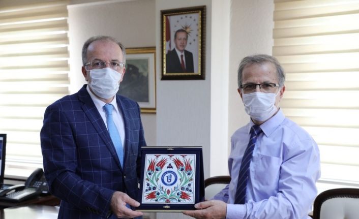 Rektör Uzun ve İMÜ Rektörü Çelik arasında işbirliği görüşmesi