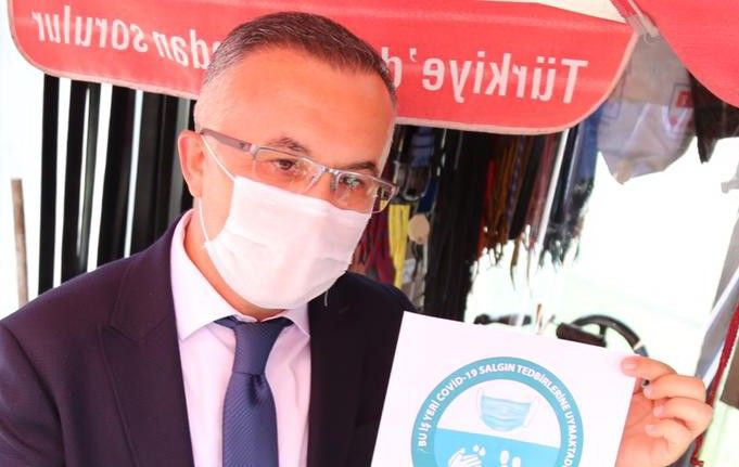 Rize’de salgına karşı özenli olan işletmelere ’Burası Covid-19 kurallarına uygun çalışıyor’ belgesi veriliyor