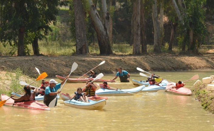 Romanlar gençlik kampında buluştu