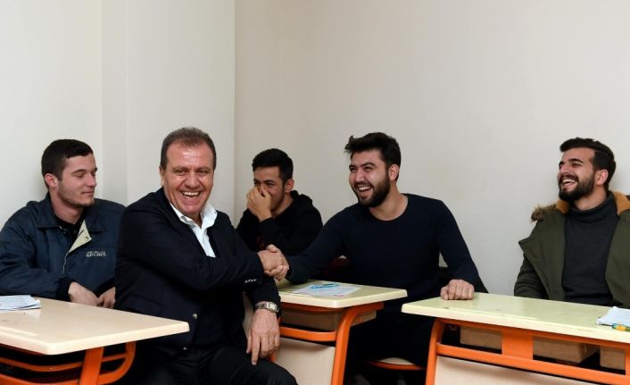 Seçer: "Kurs yerlerimizde eğitim gören binin üzerinde öğrenci üniversite kazandı"