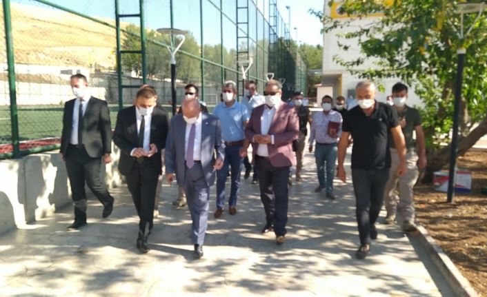 TFF Başkanı Nihat Özdemir, Siirt Özel İdarespor tesisinde incelemelerde bulundu