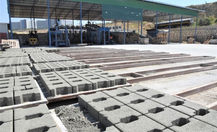 Toroslar’da kilit parke yol ve kaldırım çalışmaları devam ediyor
