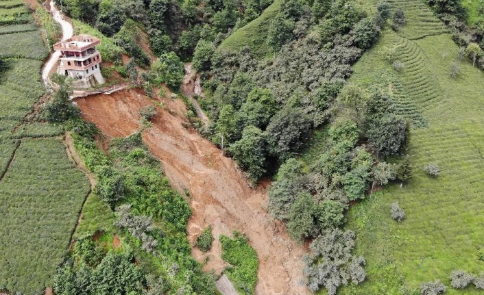 Trabzon’un Of ve Hayrat ilçelerindeki selden en fazla zararı çay bahçeleri gördü