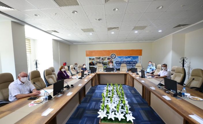 Uşak Üniversitesi’nde DGS ve ALES sınav koordinasyon toplantısı düzenlendi