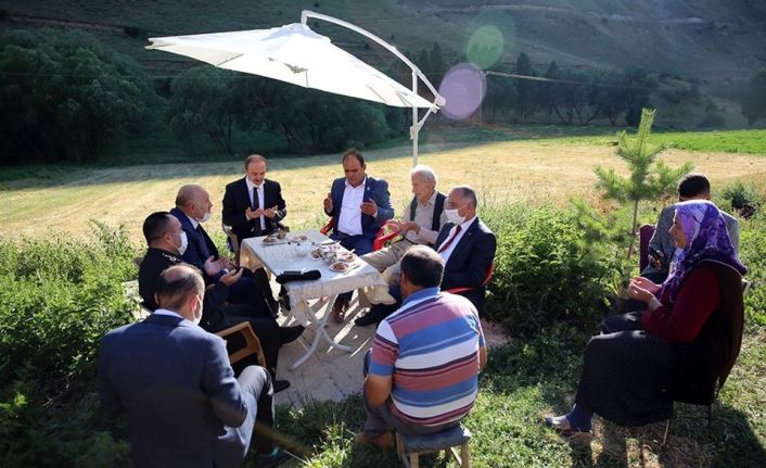 Vali Cüneyt Epcim, şehit aileleri ve 15 Temmuz gazisini ziyaret etti