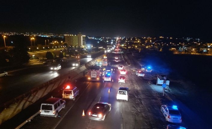 Yolun karşısına geçmek isteyen vatandaşa üç otomobil birden çarptı: 1 ölü