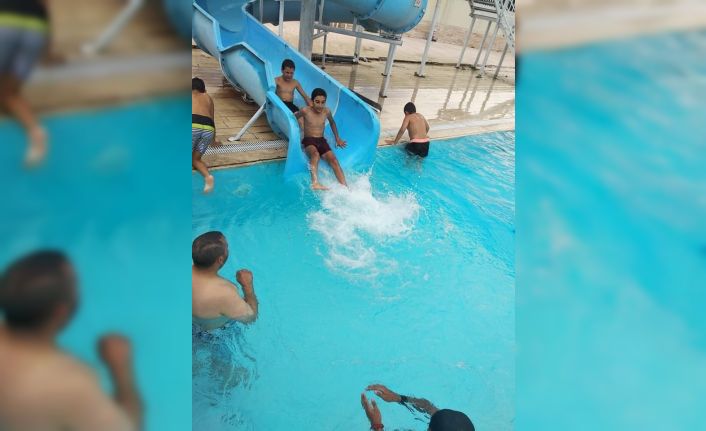 Yüzme havuzu hijyen kurallarına uygun bir şekilde hizmete devam ediyor