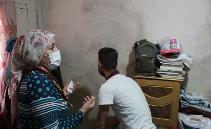 6 çocuklu aile 7 yıldır lağım suyu basan evde yaşıyor