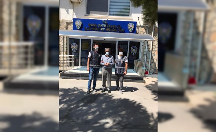 7 yıldır cinayetten aranıyordu, yatağın altında yakalandı