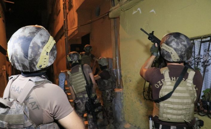 Adana’da suç örgütü operasyonunun drone görüntüleri ortaya çıktı