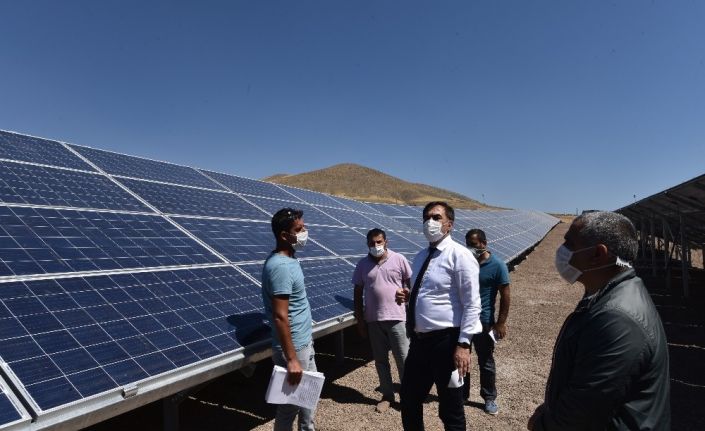 Ahlat Belediyesi 3 bin 500 panelden oluşan güneş enerji üretim tesisi kurdu
