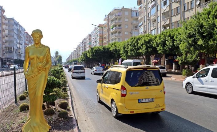 Antalya Altın Portakal Film Festivalin’in 57’nci yılına özel 57 heykel