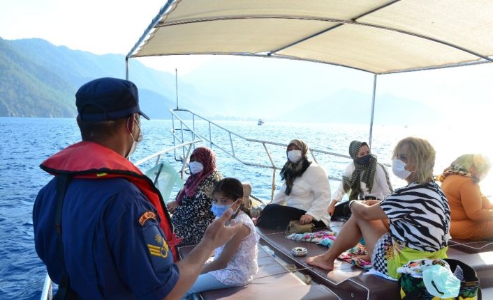 Antalya’da 8 gezinti, 2 tur teknesine işlem yapıldı