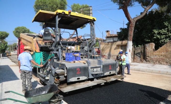 Aydın Büyükşehir Belediyesi konforlu ve güvenli yollar için çalışmalarını sürdürüyor