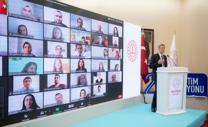 Bakan Selçuk: “Salgın döneminde özellikle çevrimiçi eğitimler düzenleyerek 896 bin öğretmenimizin bireysel gelişimine katkı sağladık”
