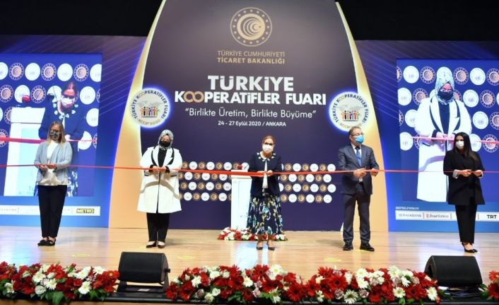 Bakan Selçuk: “Son 10 yılda kadın girişimcilere geleneksel ve modern sektörlerde yüzde 20 daha fazla hibe verdiğimizi görmekteyiz”